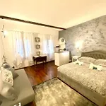 Navona Viola Apartment *