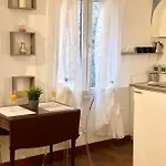 Navona Viola